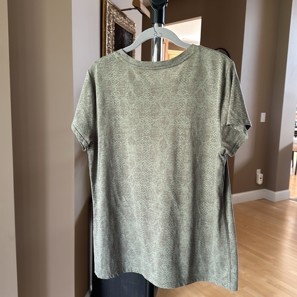 Athleta Snakeskin Short Sleeve Tee - Picture 4 of 4